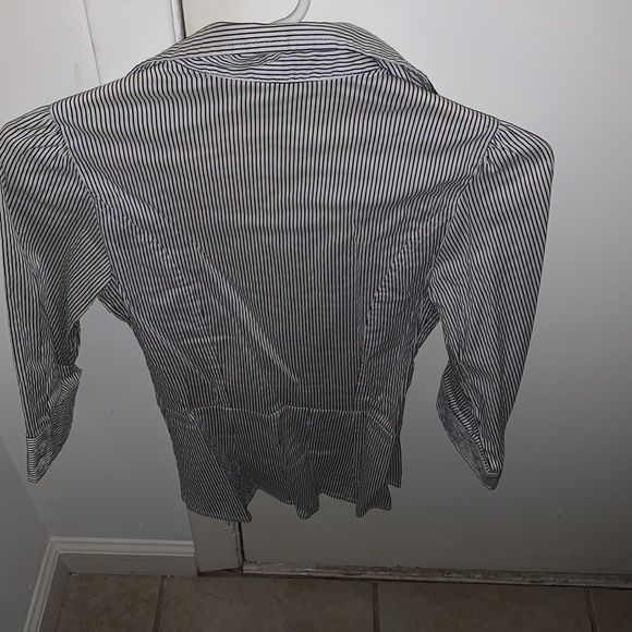 H&M gray blouse with stripes - Picture 2 of 2